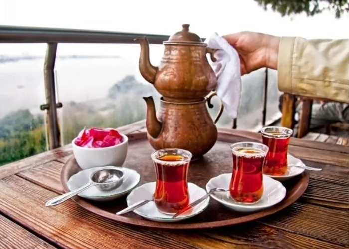 Trà Thổ Nhĩ Kỳ thức uống không thể thiếu. Ảnh: SaigonTime Travel