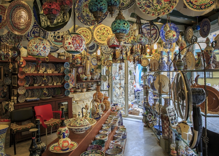 Cách kiểm tra chất lượng hàng thủ công. Ảnh: LovePik