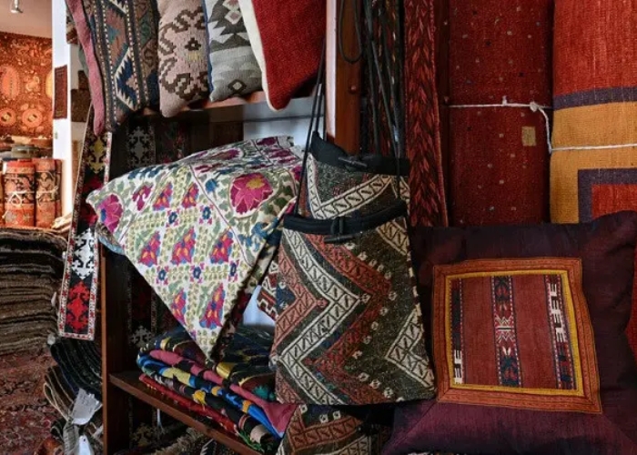 Các mặt hàng thủ công độc đáo. Ảnh: PYS Travel