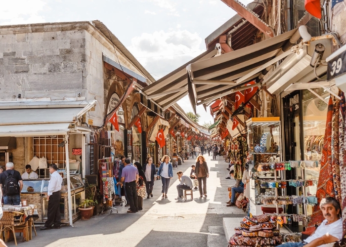 Chợ Arasta Bazaar chuyên đồ thủ công. Ảnh: GoTürkiye