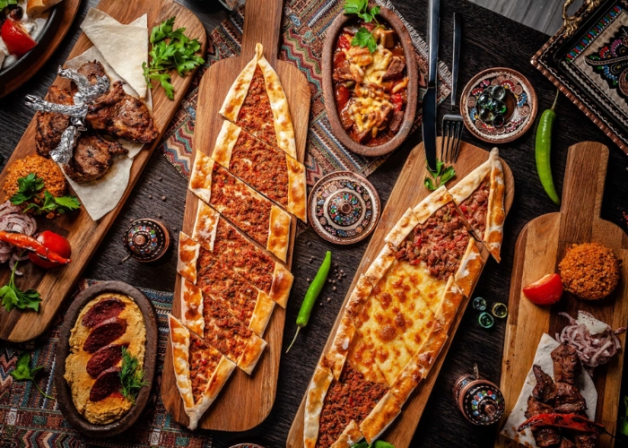 Đặc sản Thổ Nhĩ Kỳ là những món ăn và thức uống truyền thống. Ảnh: Triều Hảo