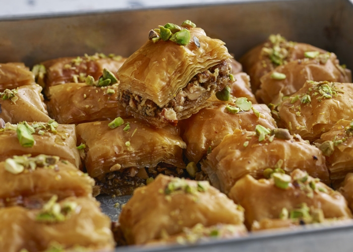 Baklava là món tráng miệng nổi tiếng, không thể bỏ lỡ khi du lịch Istanbul. Ảnh: Arla UK