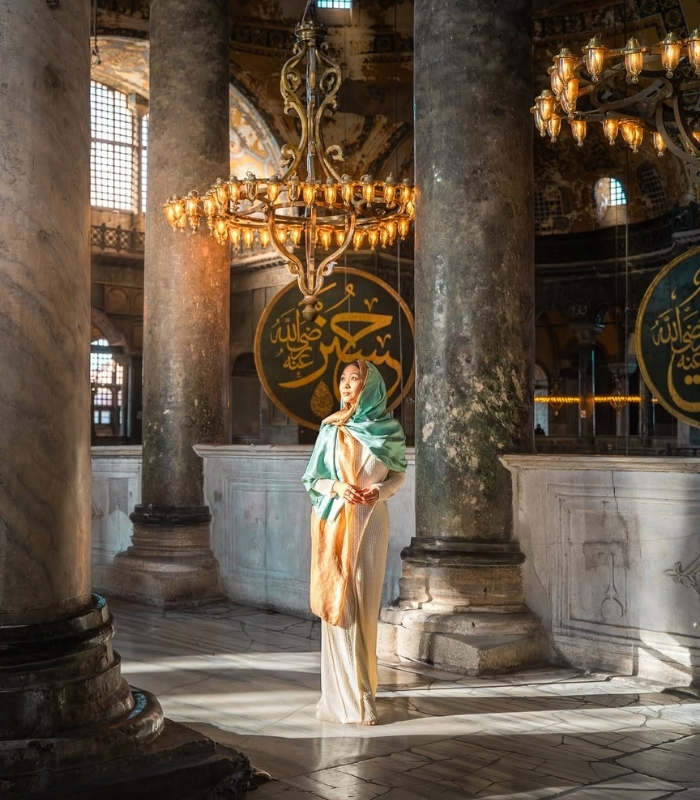 Tên gọi Hagia Sophia bắt nguồn từ tiếng Hy Lạp. Ảnh: sundaybyshane