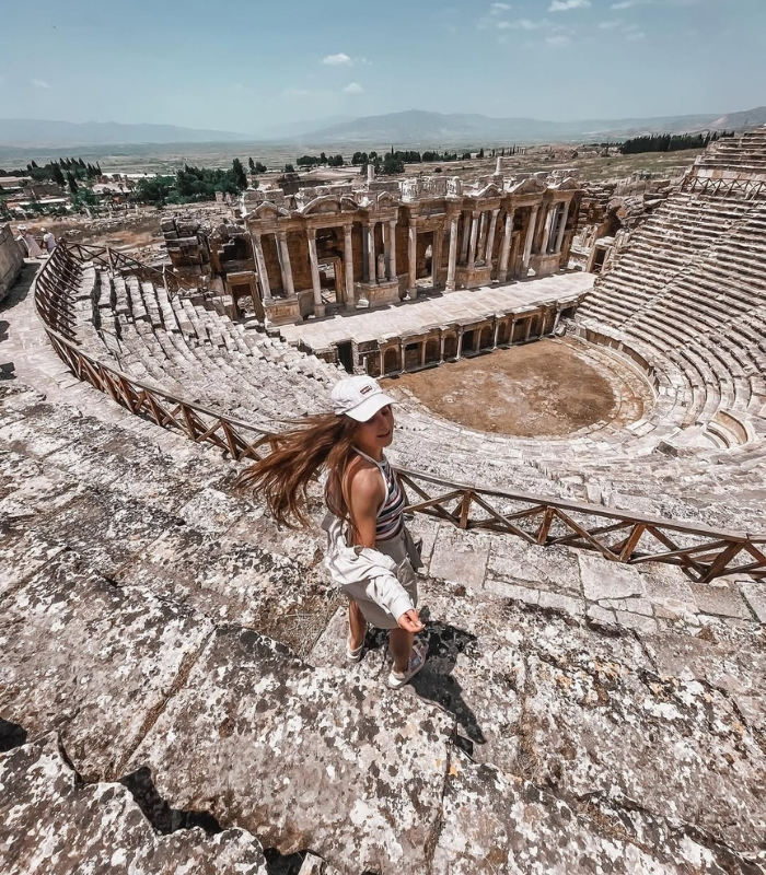 Tham quan di tích cổ tại Hierapolis Ảnh: maidimul