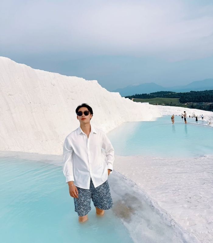 Pamukkale là một trong những kỳ quan thiên nhiên nổi bật của Thổ Nhĩ Kỳ. Ảnh: addison_kwann