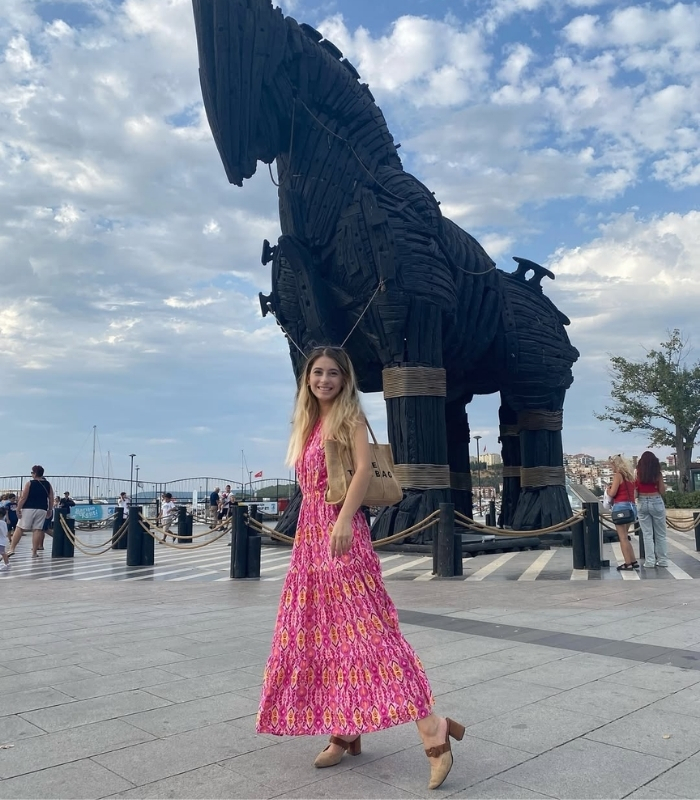 Thành cổ Troy là điểm đến không thể bỏ qua đối với những người yêu lịch sử. Ảnh: ayseebiinici