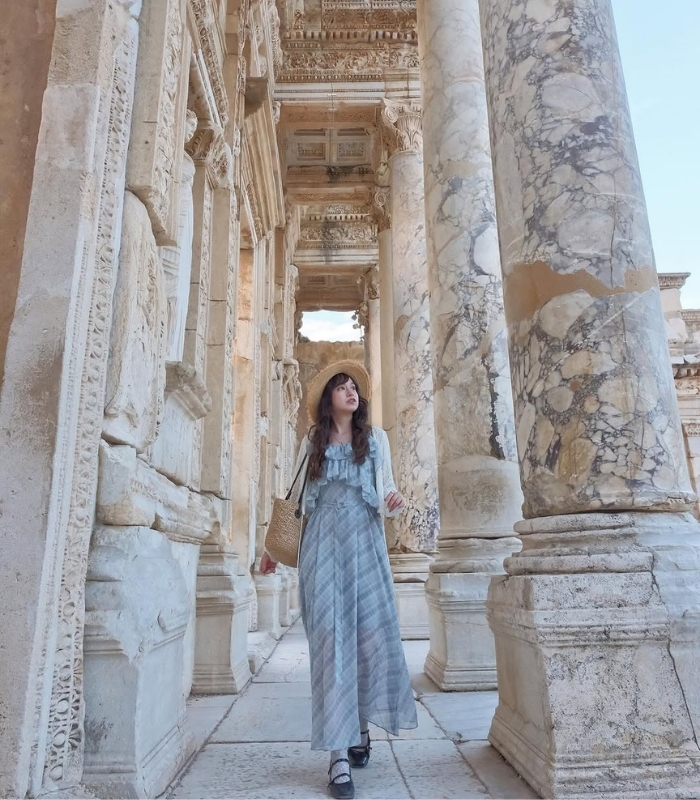 Thành phố cổ Ephesus bắt đầu suy tàn do nhiều nguyên nhân. Ảnh: rong100280