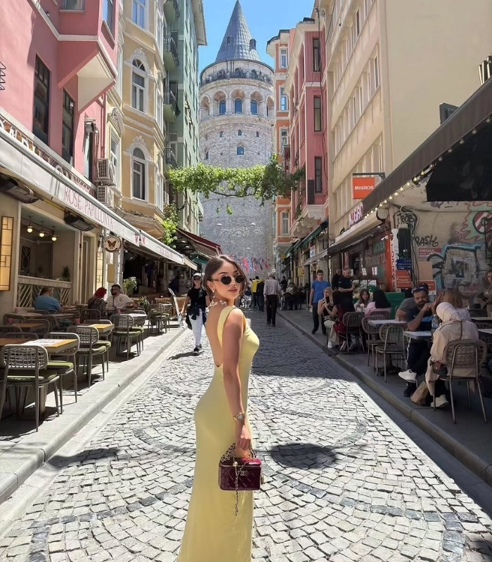 Cấu trúc bên trong và đài quan sát. Ảnh: girlstravelportrait