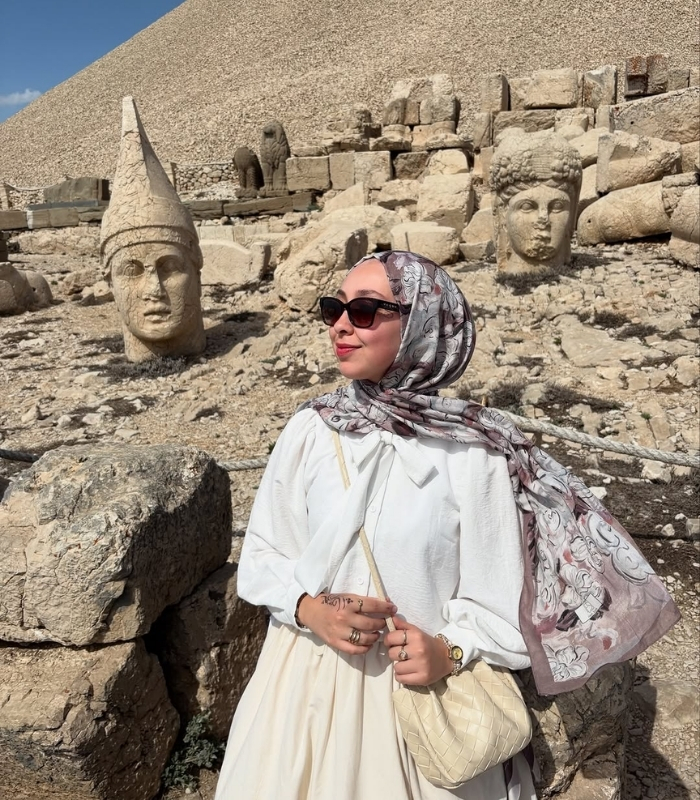 Công trình lăng mộ trên đỉnh núi. Ảnh: tugba.ozell