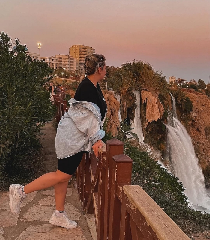 Thưởng ngoạn cảnh hoàng hôn. Ảnh: christineorlova