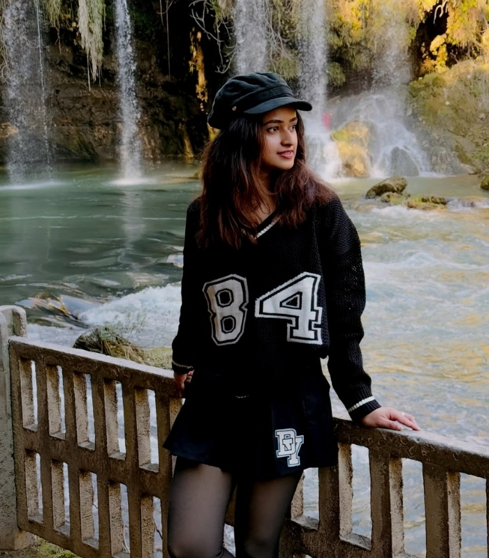 Thác nước Duden trở thành điểm dừng chân lý tưởng cho du khách. Ảnh: theja_mohan