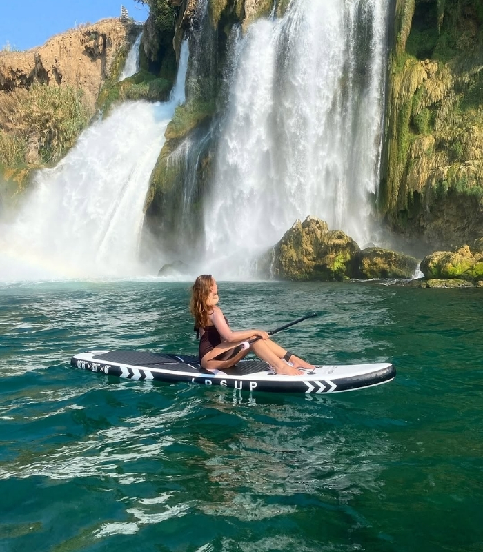 Khung cảnh thác nước. Ảnh: polushkinaa