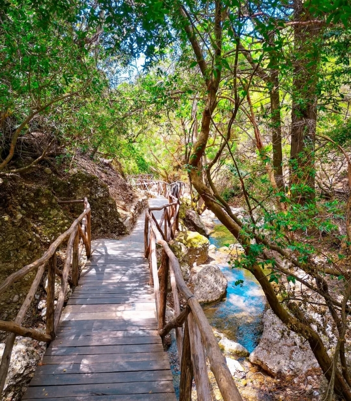Khu vực thác nước ẩn mình. Ảnh: wanderingwelshie
