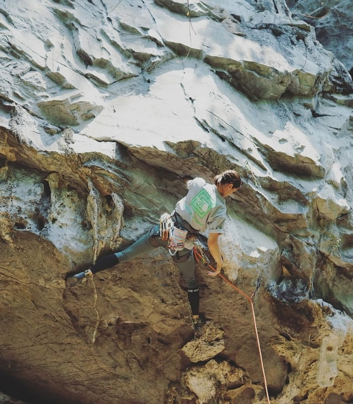 Đường mòn trekking trong thung lũng. Ảnh: renaurzalieva