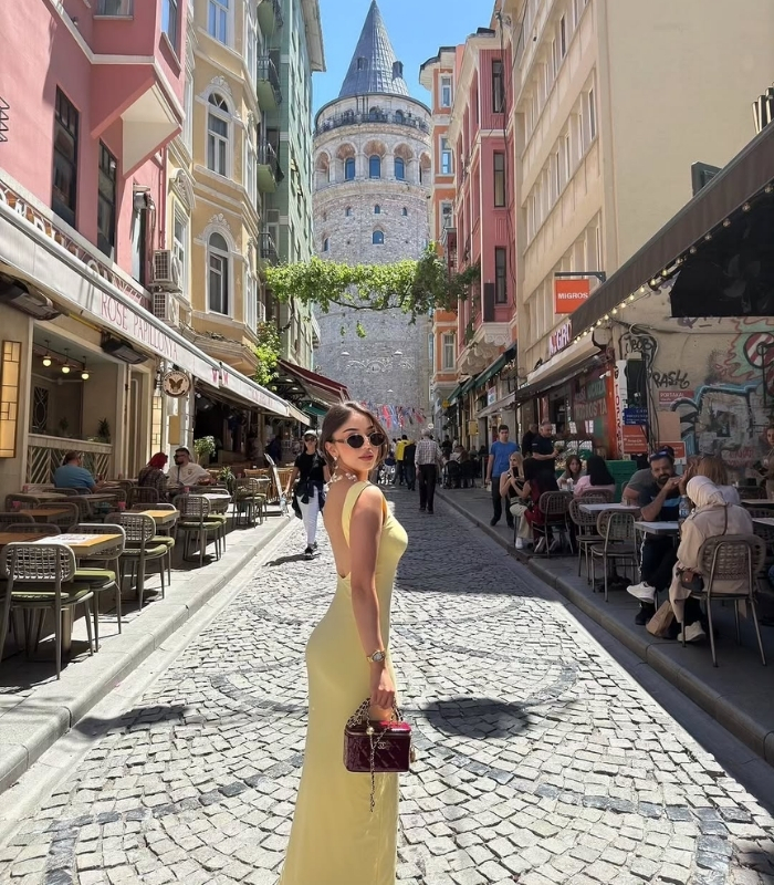 Tháp Galata. Ảnh: femaletravelmagazine
