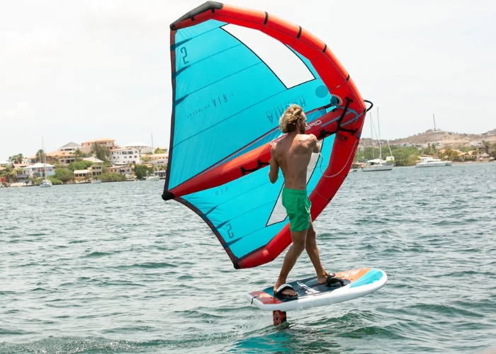 Trải nghiệm windsurf và kitesurf. Ảnh: My Curacao
