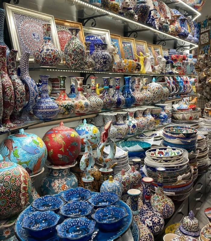 Đồ gốm, gốm sứ Iznik. Ảnh: grandbazaar