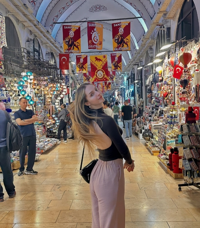 Kiểm tra kỹ chất lượng sản phẩm khi mua. Ảnh: elizabeth_pvh