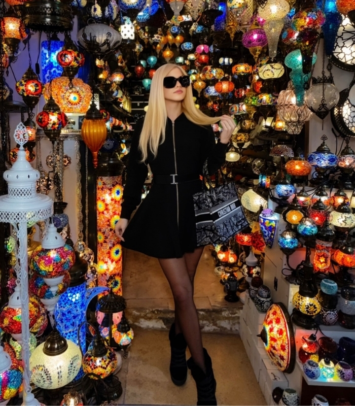 Đèn Mosaic đầy màu sắc. Ảnh: therealfashion