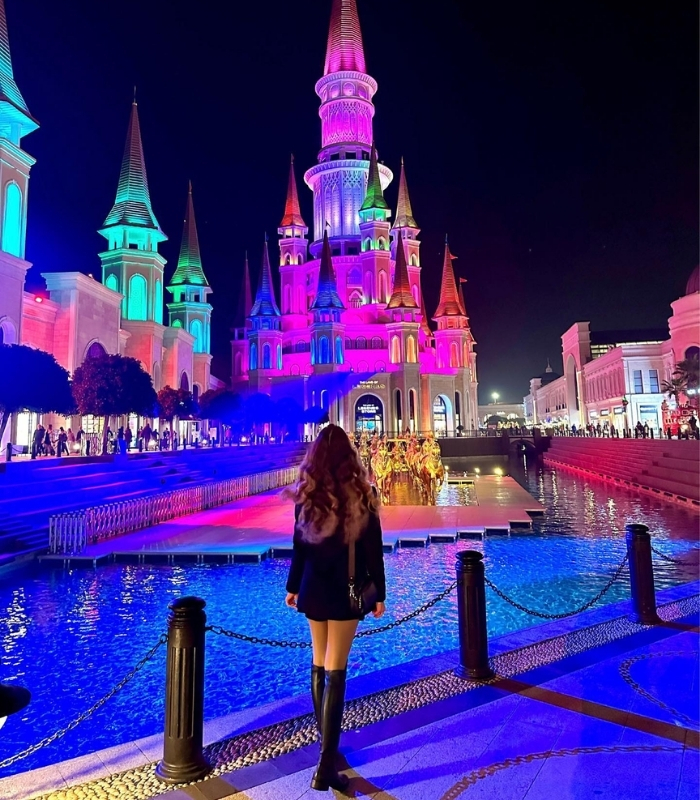 Check-in lâu đài biểu tượng của Land of Legend. Ảnh: ksu_in_antalya