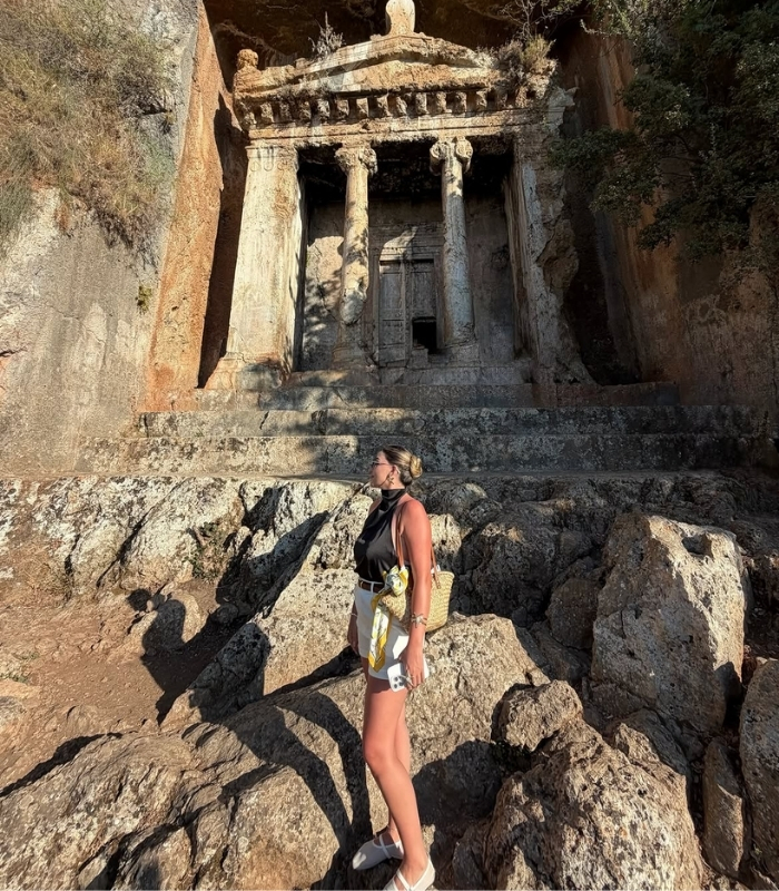 Mộ đá Lycian. Ảnh: zemaliyevaaa