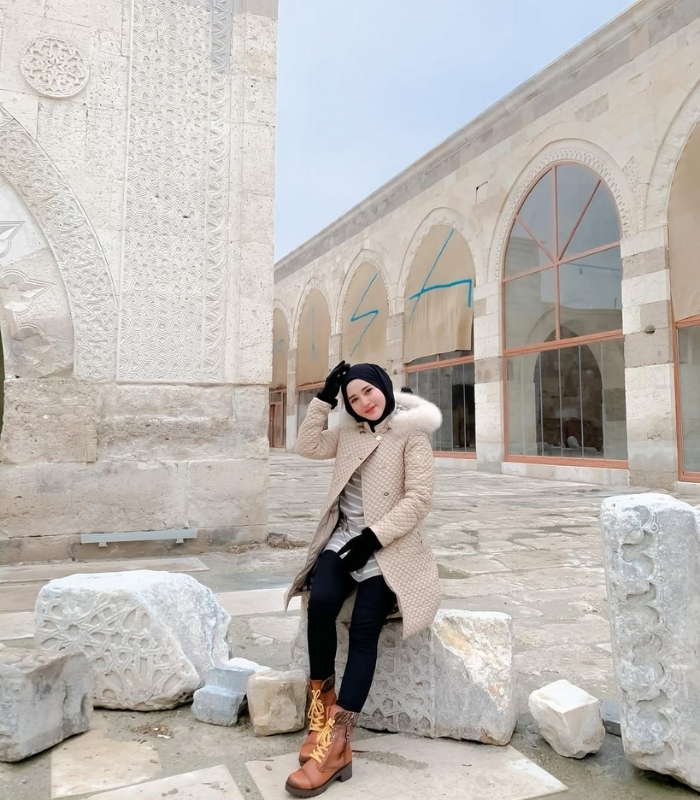 Tham quan trạm dừng chân Caravanserai. Ảnh: yumna.taqiyyaa